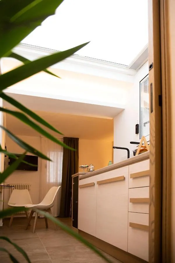 Meravigghia Suites Чефалу 0*,